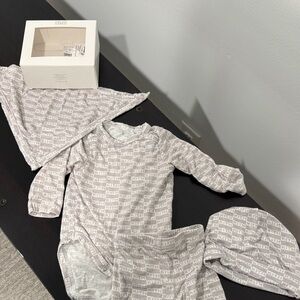 Kith Baby Matching Set in Gray